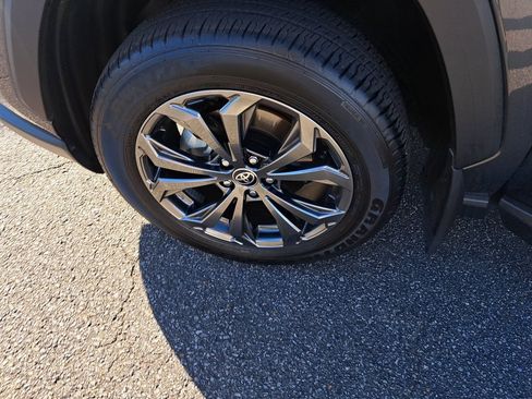 Certified 2025 Toyota RAV4 XLE Premium image 30