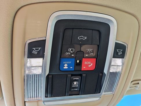 Used 2021 RAM 1500 Laramie AWD/4WD image 22