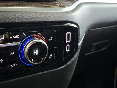 New 2026 GMC Sierra 1500 Elevation image 16