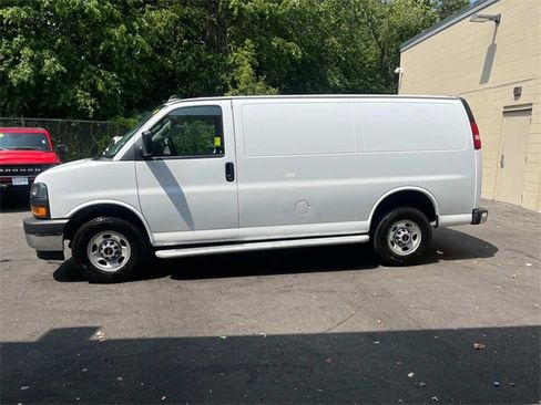 Used 2023 GMC Savana 2500 w/ Driver Convenience Package image 10