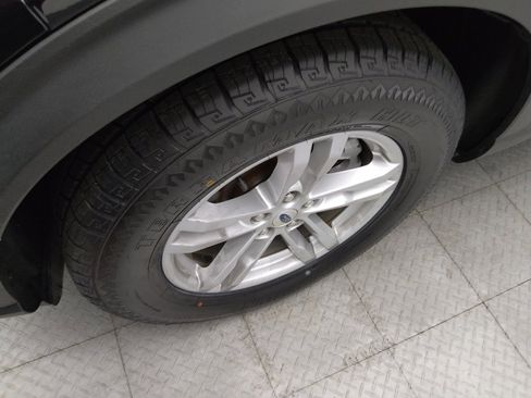 Used 2022 Ford Explorer XLT image 31