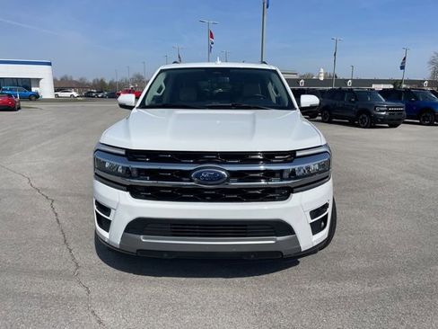 Used 2024 Ford Expedition Limited AWD/4WD image 3