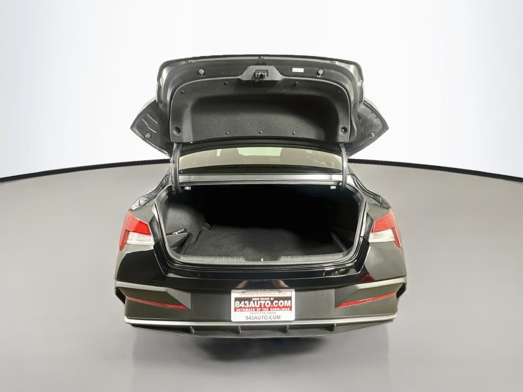 Used 2026 Hyundai Elantra Sport w/ Cargo Package FWD image 33