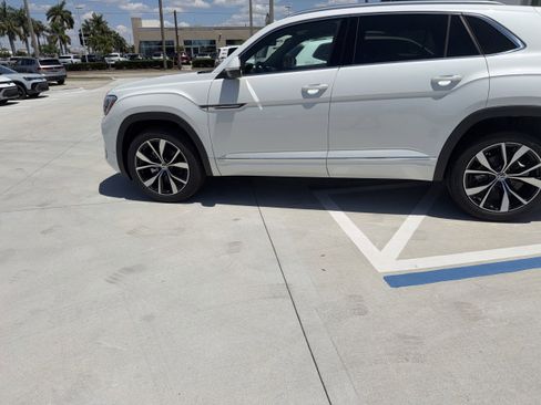 New 2026 Volkswagen Atlas Cross Sport SEL Premium R-Line AWD/4WD image 6