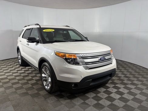 Used 2014 Ford Explorer XLT w/ Equipment Group 201A image 6