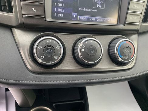 Used 2014 Toyota RAV4 LE image 25