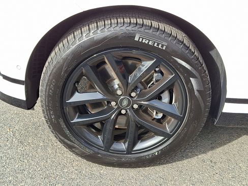 Used 2026 Land Rover Range Rover Velar Dynamic SE image 9