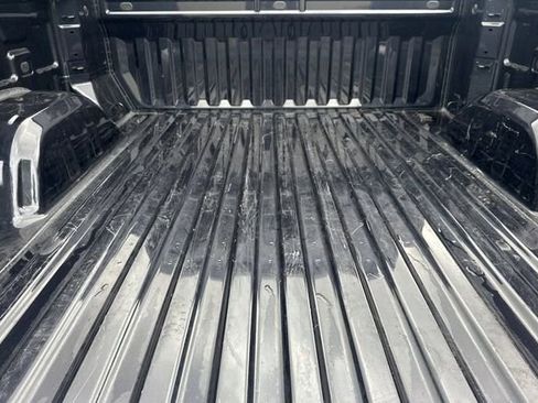 Used 2025 GMC Sierra 1500 SLT image 17