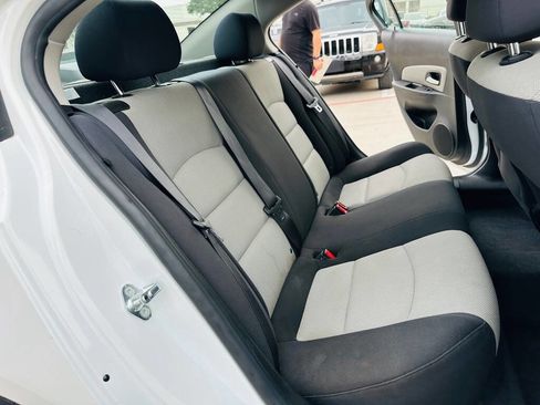 Used 2016 Chevrolet Cruze LS image 17