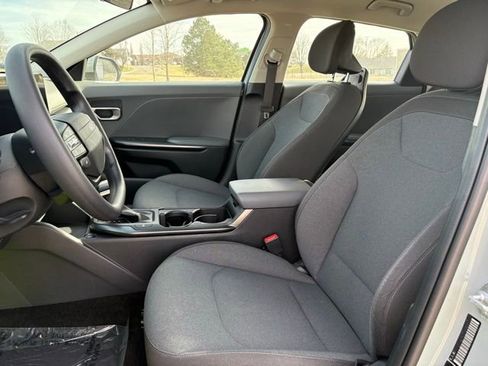 Used 2025 Kia K4 FWD image 11