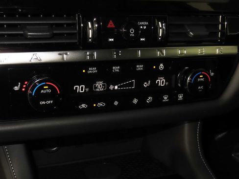 New 2026 Nissan Pathfinder SL image 16