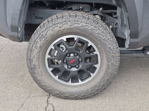 Used 2026 Toyota Tacoma TRD Off-Road w/ TRD Off Road Premium Package AWD/4WD image 9