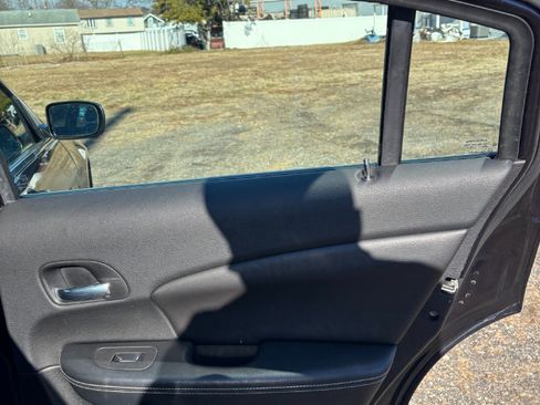 Used 2011 Chrysler 200 Limited image 24