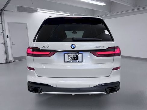 Used 2022 BMW X7 xDrive40i w/ M Sport Package AWD/4WD image 5