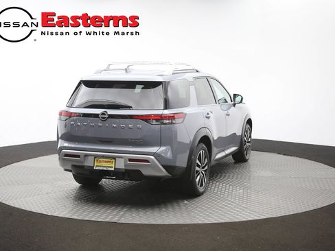 Used 2023 Nissan Pathfinder Platinum w/ Cargo Package AWD/4WD image 38