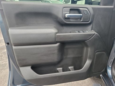 Used 2020 Chevrolet Silverado 2500 Custom w/ Custom Value Package image 18