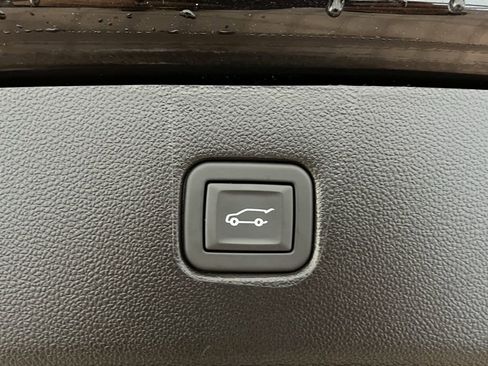 Used 2023 Chevrolet Blazer LT image 30