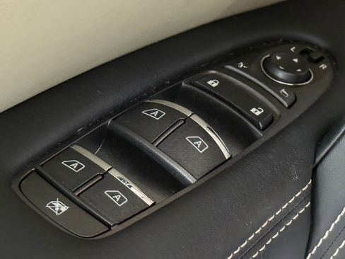 Used 2023 INFINITI QX80 Premium Select w/ All-Season Package image 22