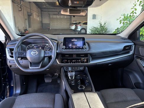 Used 2025 Nissan Rogue SV AWD/4WD image 35