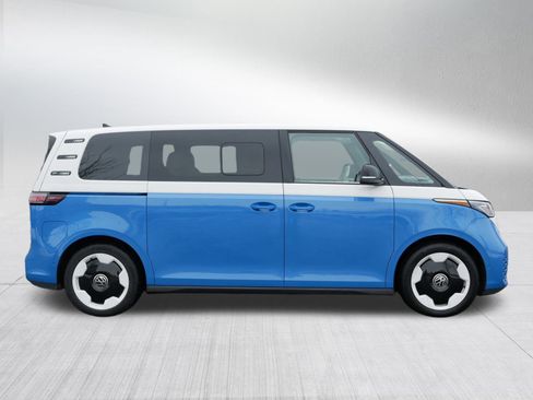 Used 2025 Volkswagen ID. Buzz 1st Edition image 8