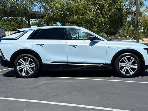 Used 2024 Cadillac Lyriq Tech RWD image 10