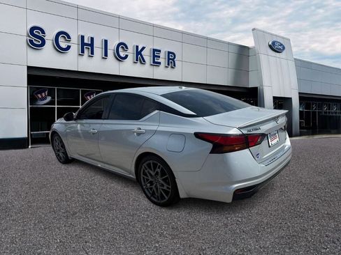Used 2023 Nissan Altima 2.0 SR FWD image 3