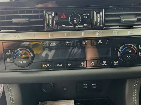 New 2026 Nissan Pathfinder Platinum image 11