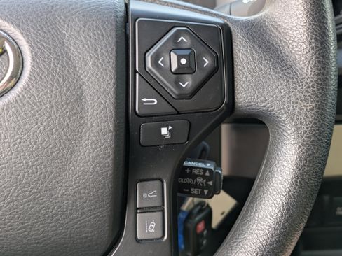 Used 2022 Toyota Tacoma SR image 23