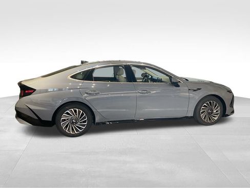 New 2026 Hyundai Sonata SEL FWD image 2