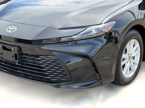 Used 2025 Toyota Camry LE FWD image 12