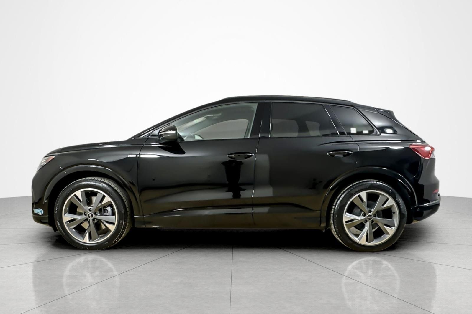 Certified 2024 Audi Q4 e-tron Prestige w/ Black Optic Package AWD/4WD image 2
