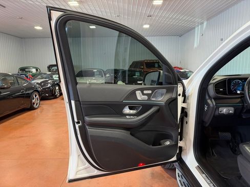 Used 2020 Mercedes-Benz GLS 450 4MATIC image 18