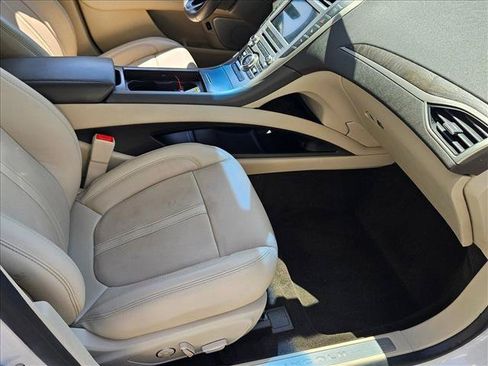 Used 2020 Lincoln MKZ Reserve w/ Luxury Package FWD image 19