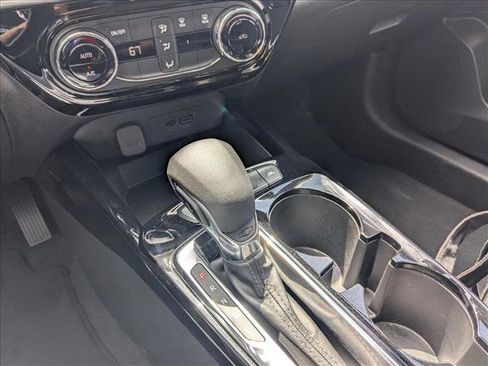 Used 2025 Chevrolet Trax LT image 11