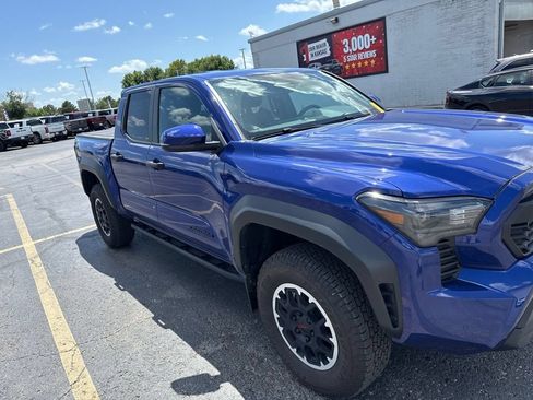 Used 2024 Toyota Tacoma TRD Off-Road AWD/4WD image 3