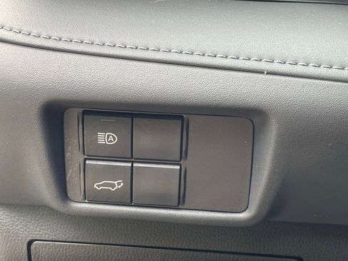 Used 2022 Toyota Highlander XSE FWD image 24