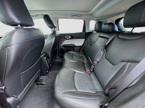 Used 2022 Jeep Compass Limited w/ Sun and Sound Group image 16