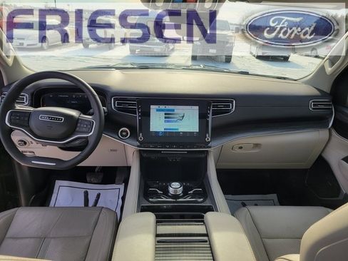 Used 2023 Jeep Wagoneer L Series III w/ Premium Group I image 19