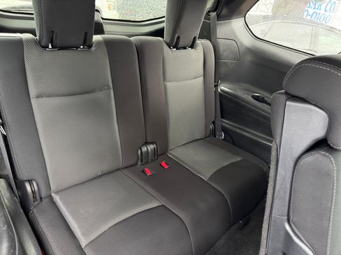 Used 2018 Nissan Pathfinder SV image 15