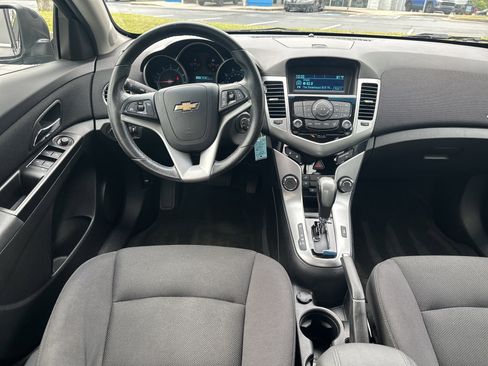 Used 2014 Chevrolet Cruze LT FWD image 3