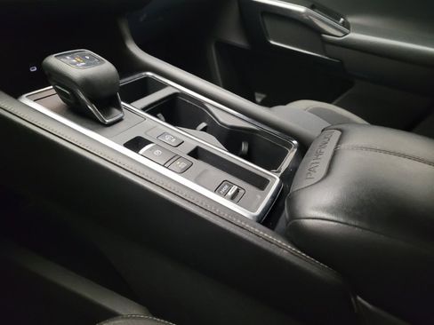 Used 2022 Nissan Pathfinder S FWD image 26