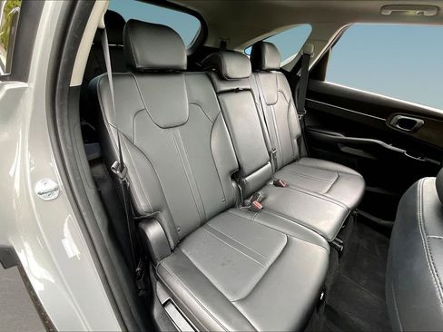 Used 2023 Kia Sorento S w/ Panoramic Sunroof Package AWD/4WD image 24