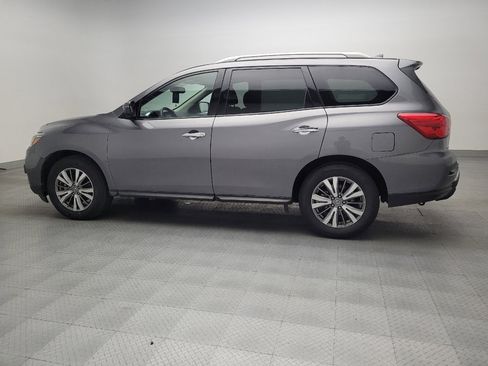 Used 2019 Nissan Pathfinder SV image 3