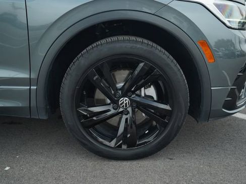 Used 2023 Volkswagen Tiguan SE R-Line image 41