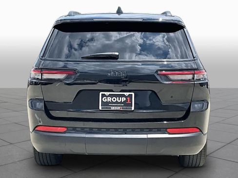 Used 2023 Jeep Grand Cherokee L Laredo RWD image 5