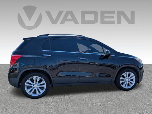Used 2017 Chevrolet Trax Premier FWD image 23