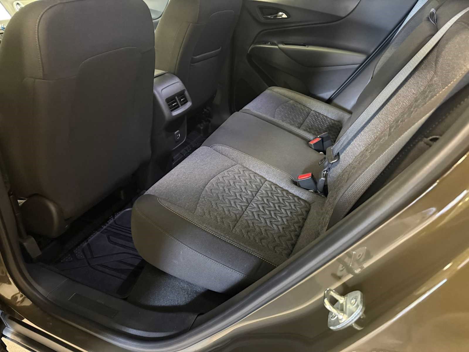 Used 2024 Chevrolet Equinox LT FWD image 21