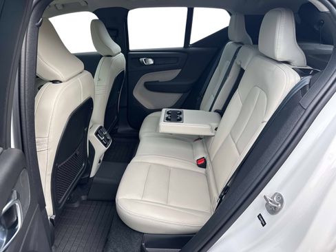 Used 2024 Volvo XC40 B5 Ultimate w/ Climate Package AWD/4WD image 14