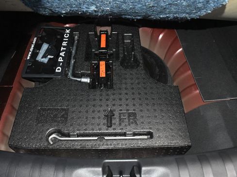 Certified 2023 Nissan Kicks SR w/ SR Premium Package image 26