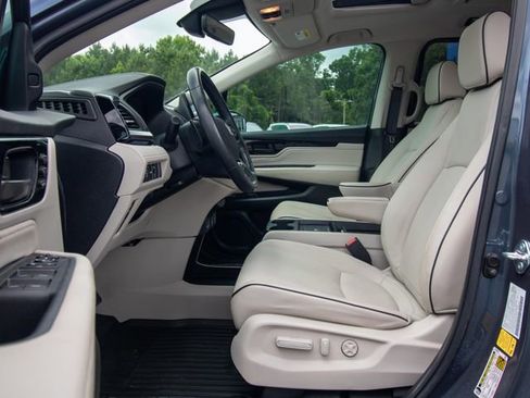 Used 2025 Honda Odyssey Touring image 7